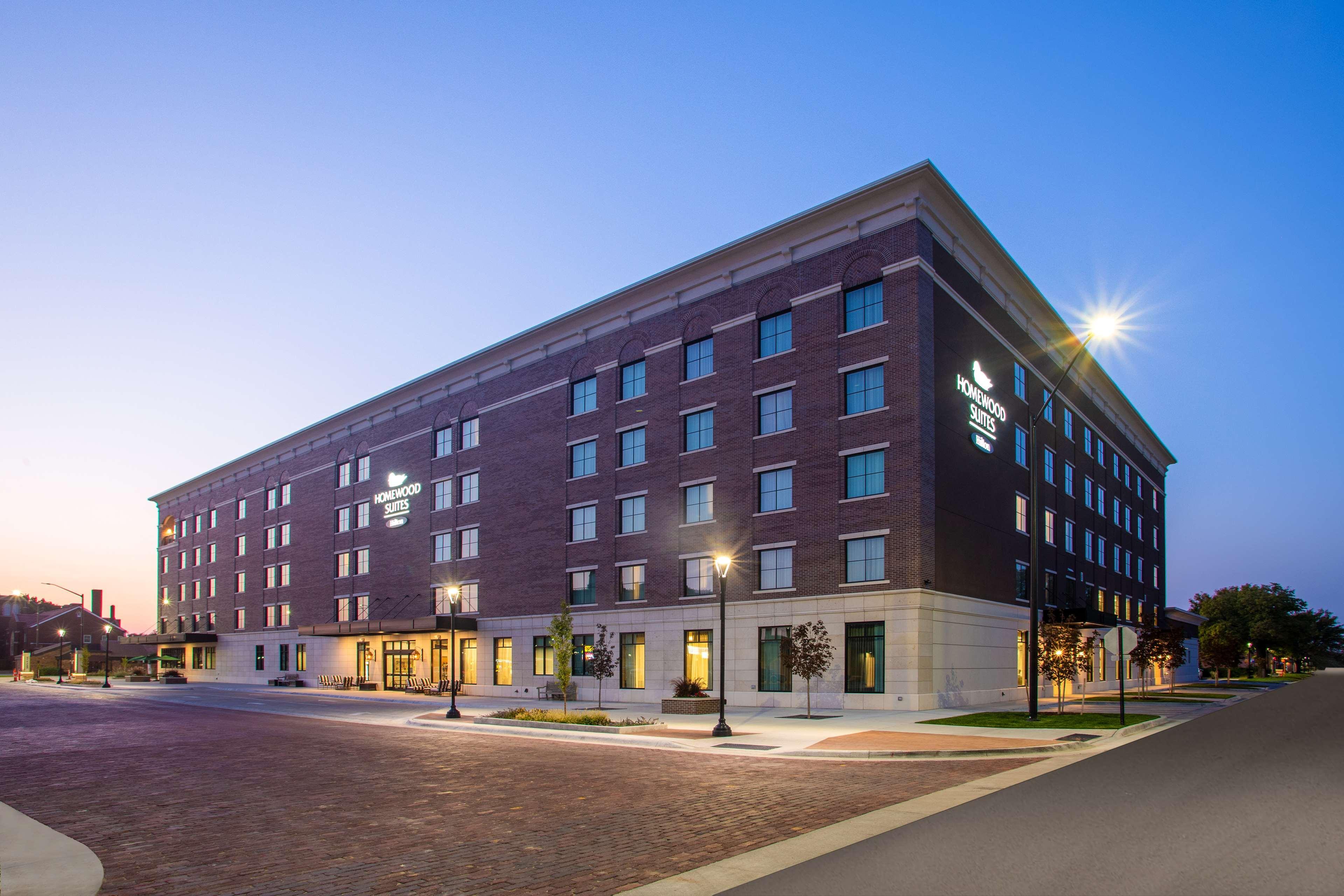 Homewood Suites By Hilton Salina/Downtown, Ks Exterior photo